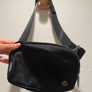 Everywhere Belt Bag 1L